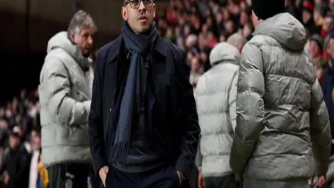 璀璨夜幕下，黄金时段意青联巅峰对决！战局策略，一触即发！